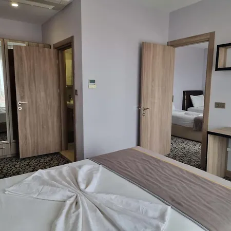 Elisa Hotel